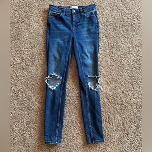 Free people Women's high rise skinny Blue Distressed Jeans| size 25